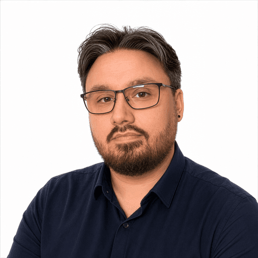 Headshot von Dominik Rieken